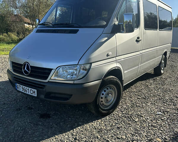 Серый Мерседес Sprinter, объемом двигателя 2.15 л и пробегом 800 тыс. км за 7199 $, фото 1 на Automoto.ua