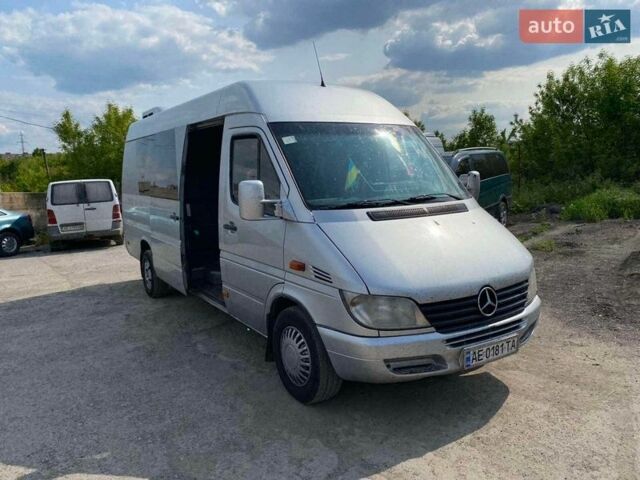 Серый Мерседес Sprinter, объемом двигателя 0 л и пробегом 200 тыс. км за 7200 $, фото 1 на Automoto.ua