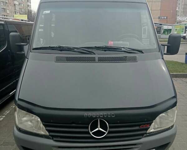 Серый Мерседес Sprinter, объемом двигателя 2.69 л и пробегом 600 тыс. км за 12000 $, фото 1 на Automoto.ua