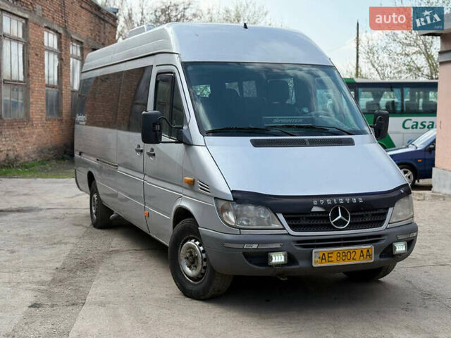 Серый Мерседес Sprinter, объемом двигателя 2.15 л и пробегом 530 тыс. км за 8900 $, фото 1 на Automoto.ua