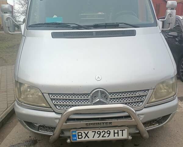 Серый Мерседес Sprinter, объемом двигателя 2.15 л и пробегом 500 тыс. км за 9100 $, фото 1 на Automoto.ua