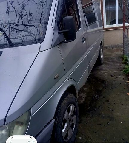 Серый Мерседес Sprinter, объемом двигателя 2.1 л и пробегом 330 тыс. км за 7800 $, фото 1 на Automoto.ua