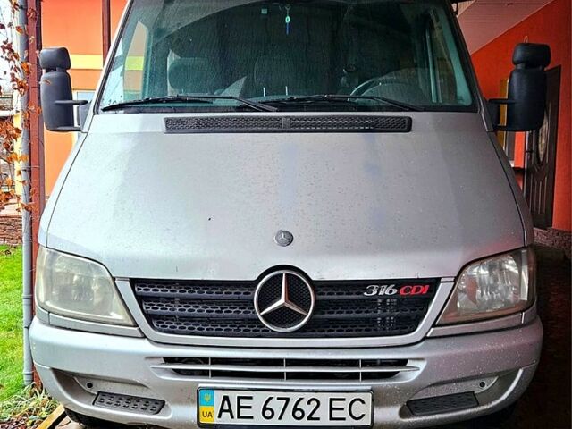 Серый Мерседес Sprinter, объемом двигателя 2.7 л и пробегом 330 тыс. км за 12000 $, фото 1 на Automoto.ua