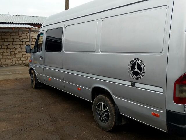 Серый Мерседес Sprinter, объемом двигателя 2.1 л и пробегом 370 тыс. км за 10600 $, фото 1 на Automoto.ua
