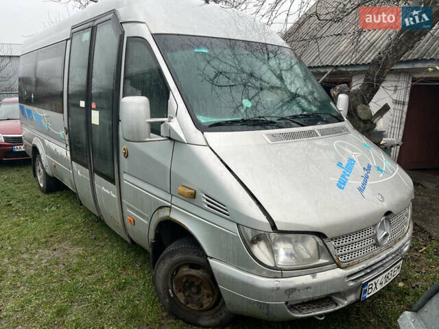 Серый Мерседес Sprinter, объемом двигателя 2.69 л и пробегом 798 тыс. км за 5555 $, фото 1 на Automoto.ua