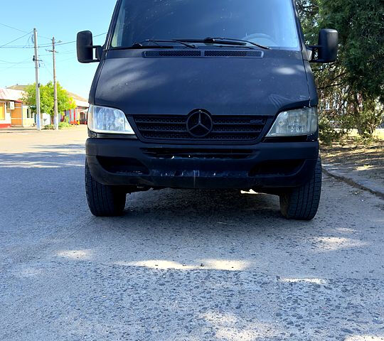 Серый Мерседес Sprinter, объемом двигателя 2.2 л и пробегом 209 тыс. км за 7000 $, фото 1 на Automoto.ua