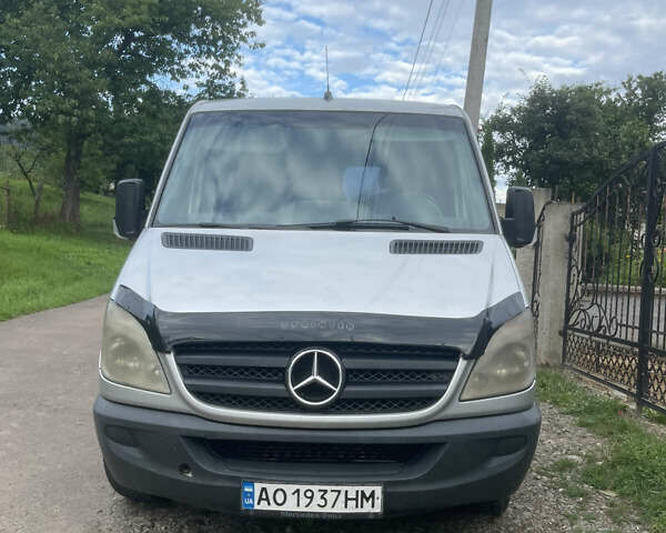 Серый Мерседес Sprinter, объемом двигателя 2.15 л и пробегом 452 тыс. км за 8750 $, фото 1 на Automoto.ua