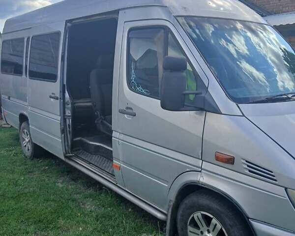 Сірий Мерседес Sprinter, об'ємом двигуна 2.69 л та пробігом 620 тис. км за 10200 $, фото 1 на Automoto.ua
