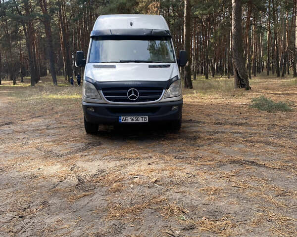 Сірий Мерседес Sprinter, об'ємом двигуна 2.15 л та пробігом 703 тис. км за 14000 $, фото 1 на Automoto.ua