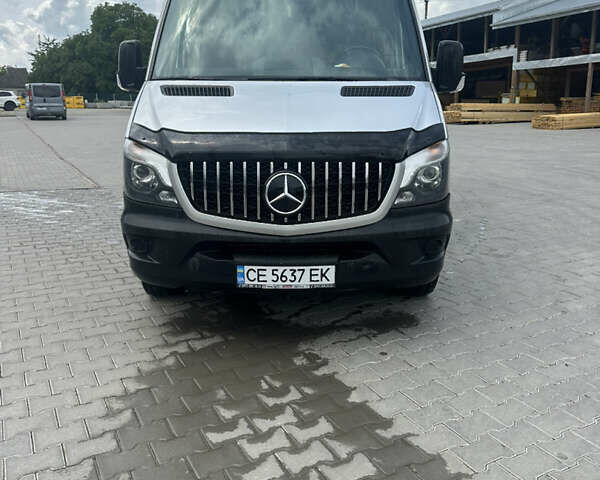 Серый Мерседес Sprinter, объемом двигателя 2.99 л и пробегом 425 тыс. км за 18700 $, фото 1 на Automoto.ua