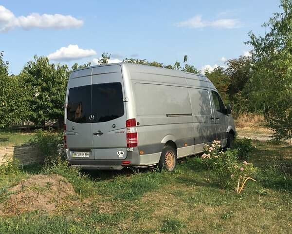 Серый Мерседес Sprinter, объемом двигателя 2.3 л и пробегом 340 тыс. км за 12500 $, фото 1 на Automoto.ua
