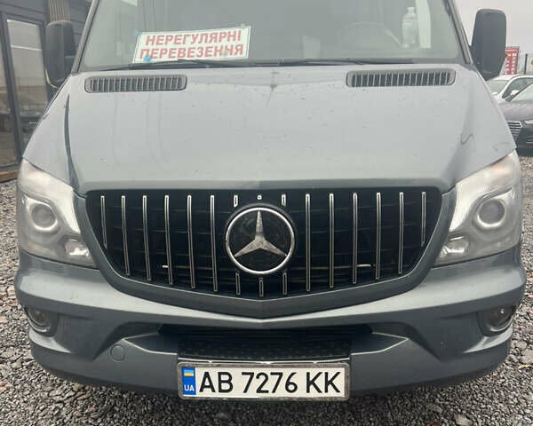 Серый Мерседес Sprinter, объемом двигателя 3.3 л и пробегом 299 тыс. км за 32000 $, фото 1 на Automoto.ua