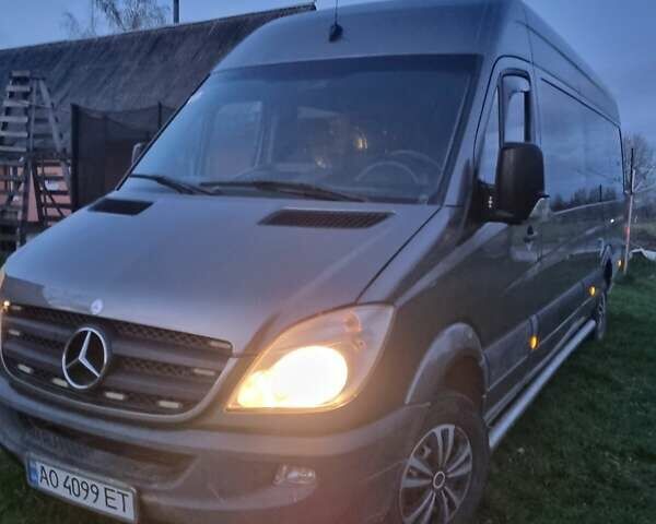 Серый Мерседес Sprinter, объемом двигателя 2.14 л и пробегом 500 тыс. км за 16515 $, фото 1 на Automoto.ua