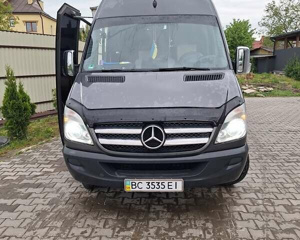Сірий Мерседес Sprinter, об'ємом двигуна 2.14 л та пробігом 400 тис. км за 33000 $, фото 1 на Automoto.ua