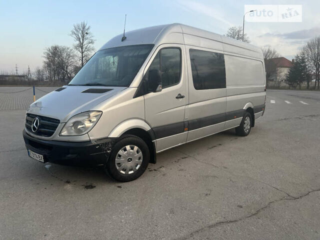 Серый Мерседес Sprinter, объемом двигателя 2.2 л и пробегом 490 тыс. км за 17900 $, фото 1 на Automoto.ua