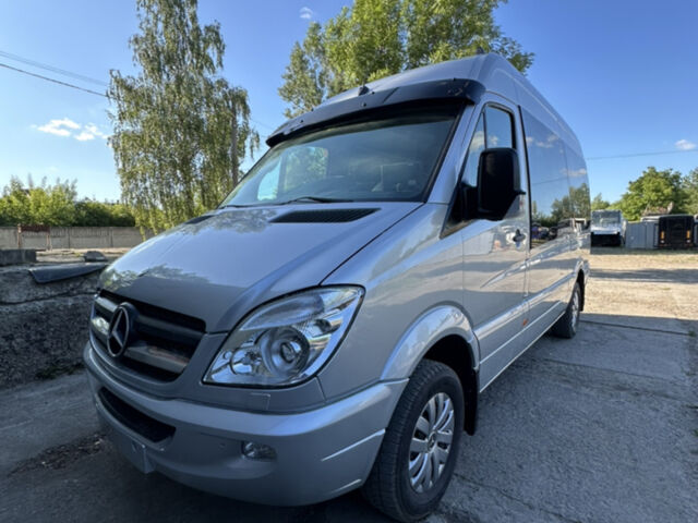 Сірий Мерседес Sprinter, об'ємом двигуна 3 л та пробігом 649 тис. км за 13500 $, фото 1 на Automoto.ua