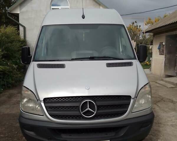 Серый Мерседес Sprinter, объемом двигателя 2.14 л и пробегом 495 тыс. км за 17200 $, фото 1 на Automoto.ua