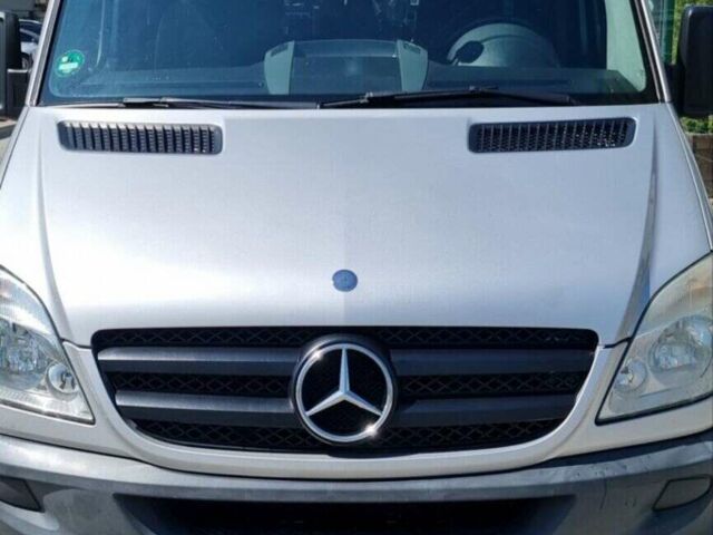 Серый Мерседес Sprinter, объемом двигателя 2.1 л и пробегом 447 тыс. км за 21700 $, фото 1 на Automoto.ua