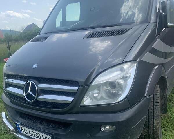 Серый Мерседес Sprinter, объемом двигателя 2.99 л и пробегом 650 тыс. км за 21500 $, фото 1 на Automoto.ua