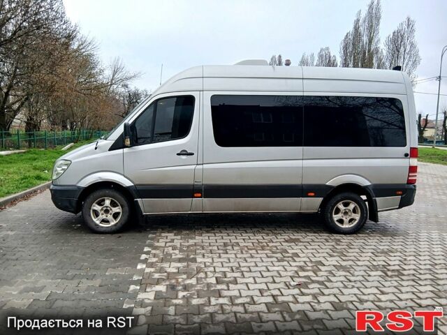 Серый Мерседес Sprinter, объемом двигателя 2.1 л и пробегом 370 тыс. км за 16000 $, фото 1 на Automoto.ua
