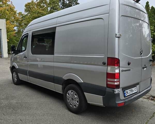 Серый Мерседес Sprinter, объемом двигателя 2.1 л и пробегом 328 тыс. км за 18900 $, фото 1 на Automoto.ua
