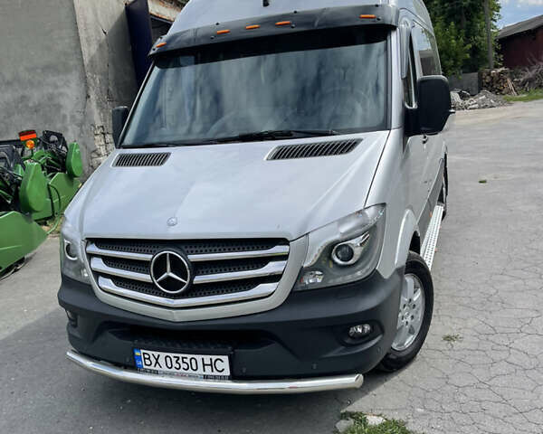 Серый Мерседес Sprinter, объемом двигателя 2.1 л и пробегом 473 тыс. км за 29999 $, фото 1 на Automoto.ua