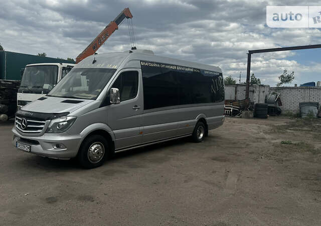 Серый Мерседес Sprinter, объемом двигателя 2.99 л и пробегом 350 тыс. км за 49800 $, фото 1 на Automoto.ua