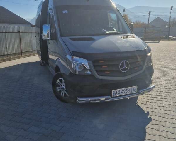 Серый Мерседес Sprinter, объемом двигателя 3 л и пробегом 400 тыс. км за 28880 $, фото 1 на Automoto.ua