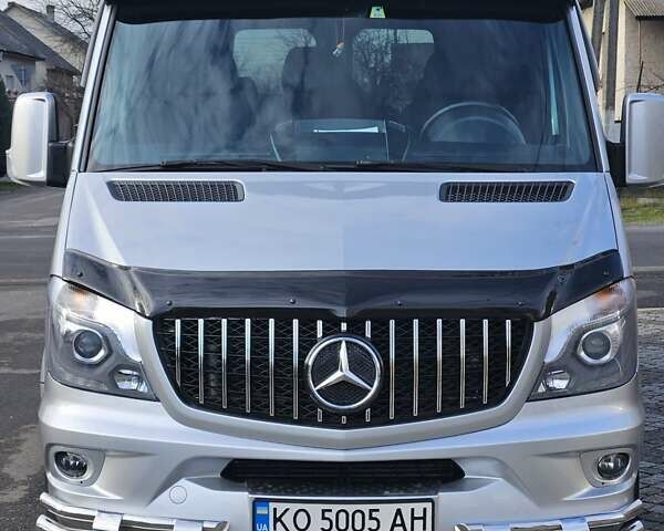 Серый Мерседес Sprinter, объемом двигателя 3 л и пробегом 650 тыс. км за 38700 $, фото 1 на Automoto.ua