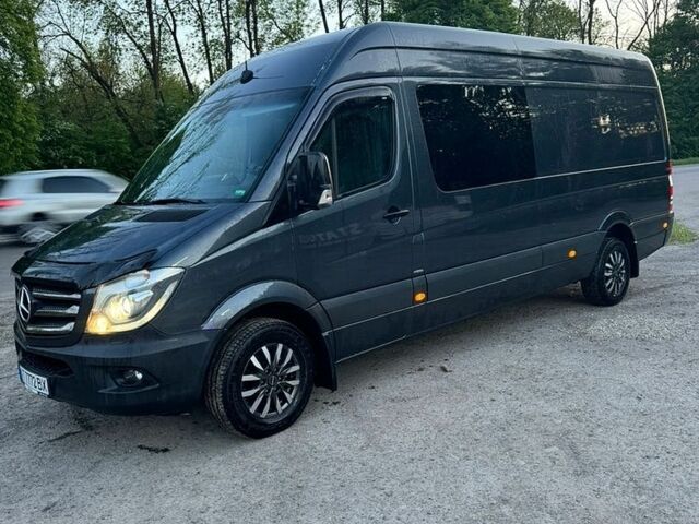 Серый Мерседес Sprinter, объемом двигателя 2.99 л и пробегом 380 тыс. км за 35550 $, фото 1 на Automoto.ua