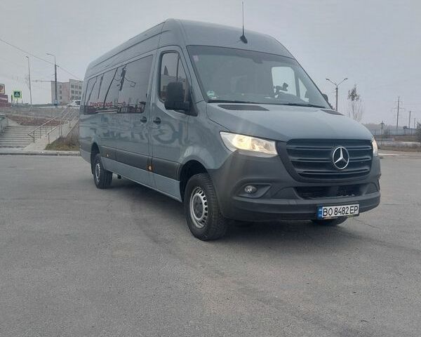 Серый Мерседес Sprinter, объемом двигателя 0 л и пробегом 180 тыс. км за 31000 $, фото 1 на Automoto.ua