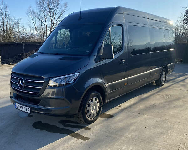 Серый Мерседес Sprinter, объемом двигателя 0 л и пробегом 292 тыс. км за 39000 $, фото 1 на Automoto.ua