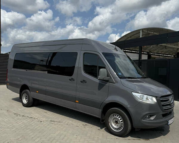 Серый Мерседес Sprinter, объемом двигателя 2.99 л и пробегом 246 тыс. км за 62000 $, фото 1 на Automoto.ua
