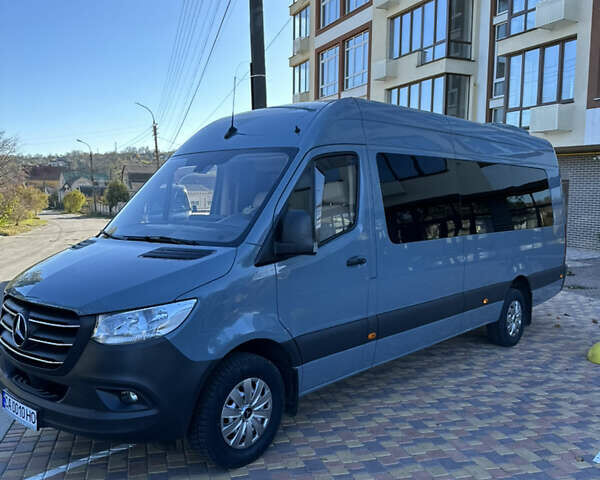 Серый Мерседес Sprinter, объемом двигателя 2.1 л и пробегом 270 тыс. км за 78000 $, фото 1 на Automoto.ua