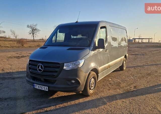 Серый Мерседес Sprinter, объемом двигателя 2.14 л и пробегом 300 тыс. км за 17000 $, фото 1 на Automoto.ua