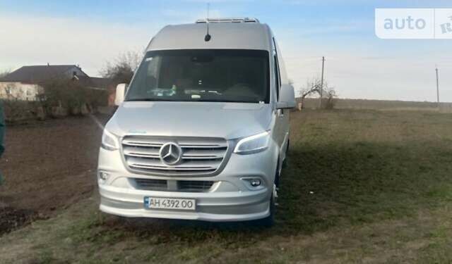 Серый Мерседес Sprinter, объемом двигателя 2.99 л и пробегом 1 тыс. км за 100000 $, фото 1 на Automoto.ua