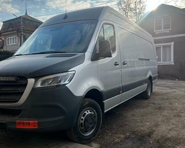 Серый Мерседес Sprinter, объемом двигателя 2.99 л и пробегом 398 тыс. км за 62401 $, фото 1 на Automoto.ua
