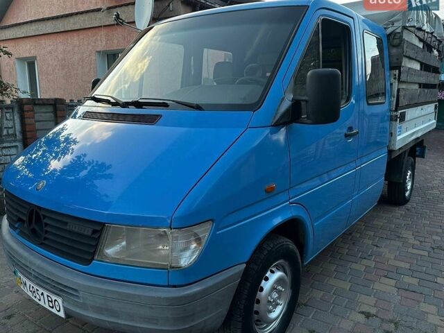 Синій Мерседес Sprinter, об'ємом двигуна 2.3 л та пробігом 380 тис. км за 9000 $, фото 1 на Automoto.ua