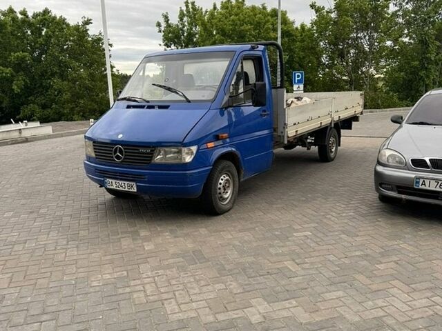Синій Мерседес Sprinter, об'ємом двигуна 2.87 л та пробігом 300 тис. км за 6999 $, фото 1 на Automoto.ua