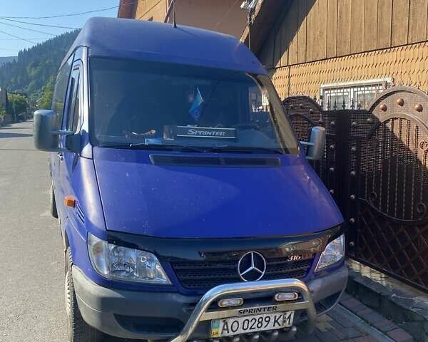 Синий Мерседес Sprinter, объемом двигателя 2.69 л и пробегом 576 тыс. км за 10000 $, фото 1 на Automoto.ua