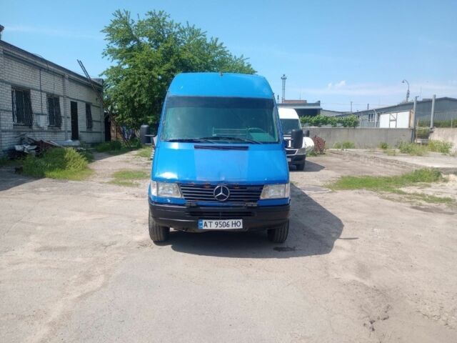 Синій Мерседес Sprinter, об'ємом двигуна 2.9 л та пробігом 500 тис. км за 5000 $, фото 1 на Automoto.ua