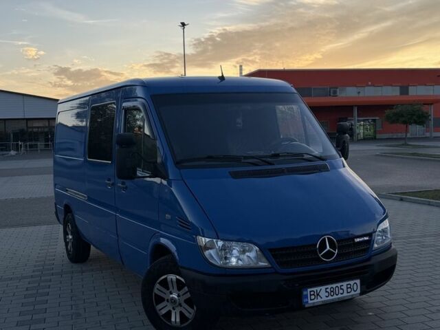 Синий Мерседес Sprinter, объемом двигателя 2.7 л и пробегом 83 тыс. км за 9504 $, фото 1 на Automoto.ua