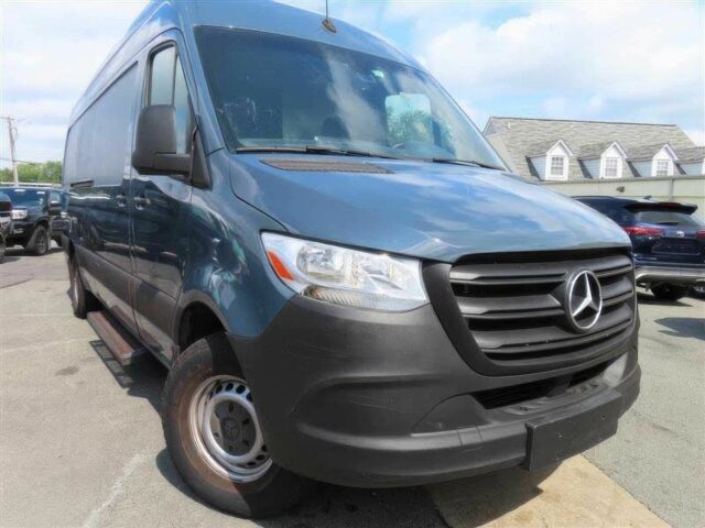 Синий Мерседес Sprinter, объемом двигателя 3 л и пробегом 50 тыс. км за 13000 $, фото 1 на Automoto.ua