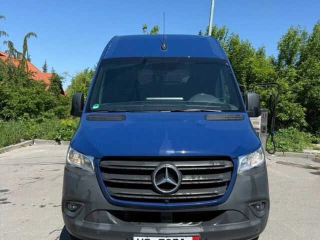 Синій Мерседес Sprinter, об'ємом двигуна 2 л та пробігом 206 тис. км за 36882 $, фото 1 на Automoto.ua