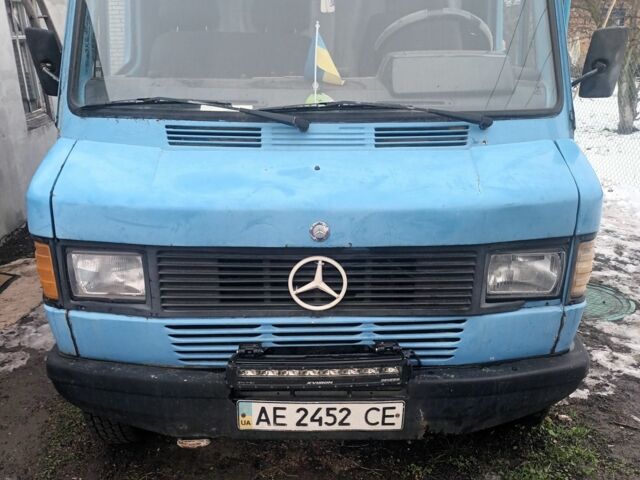 Синій Мерседес Sprinter, об'ємом двигуна 2.4 л та пробігом 300 тис. км за 1500 $, фото 1 на Automoto.ua