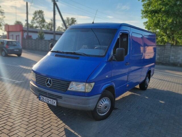 Синий Мерседес Sprinter, объемом двигателя 2.87 л и пробегом 761 тыс. км за 7000 $, фото 1 на Automoto.ua