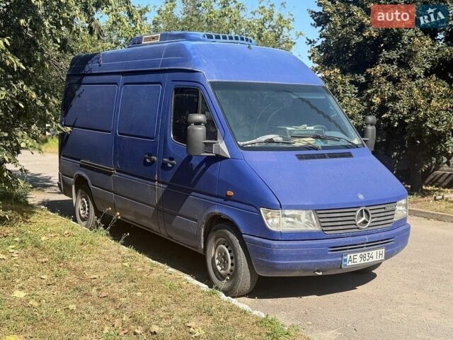Синий Мерседес Sprinter, объемом двигателя 2.9 л и пробегом 693 тыс. км за 6200 $, фото 1 на Automoto.ua