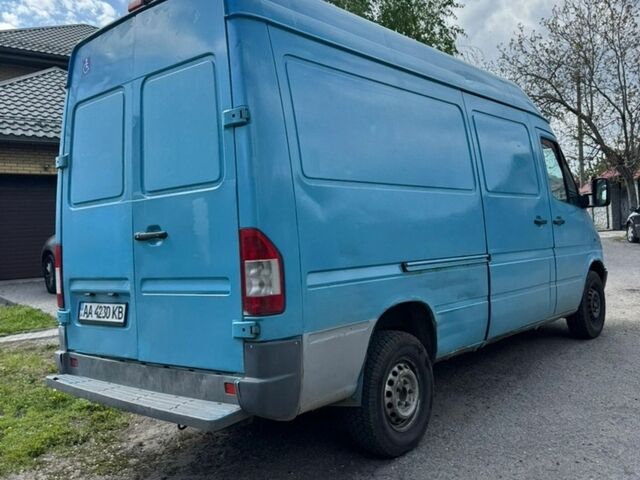 Синий Мерседес Sprinter, объемом двигателя 2.87 л и пробегом 430 тыс. км за 5700 $, фото 1 на Automoto.ua