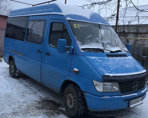 Синій Мерседес Sprinter, об'ємом двигуна 2.95 л та пробігом 400 тис. км за 5600 $, фото 1 на Automoto.ua