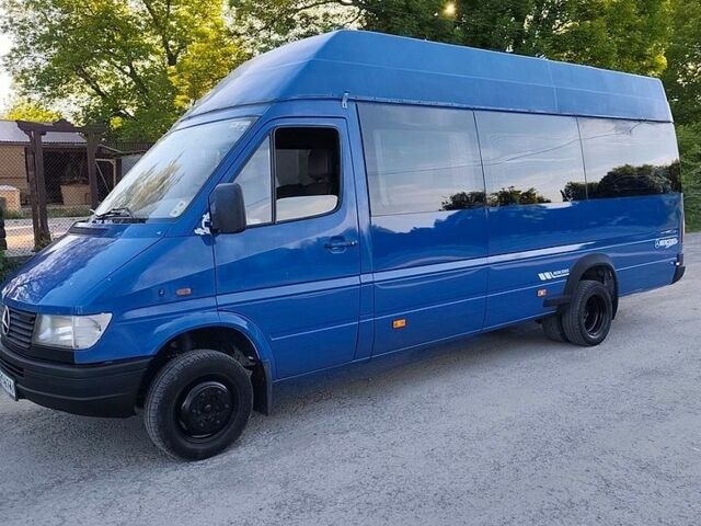 Синий Мерседес Sprinter, объемом двигателя 2.87 л и пробегом 647 тыс. км за 9670 $, фото 1 на Automoto.ua